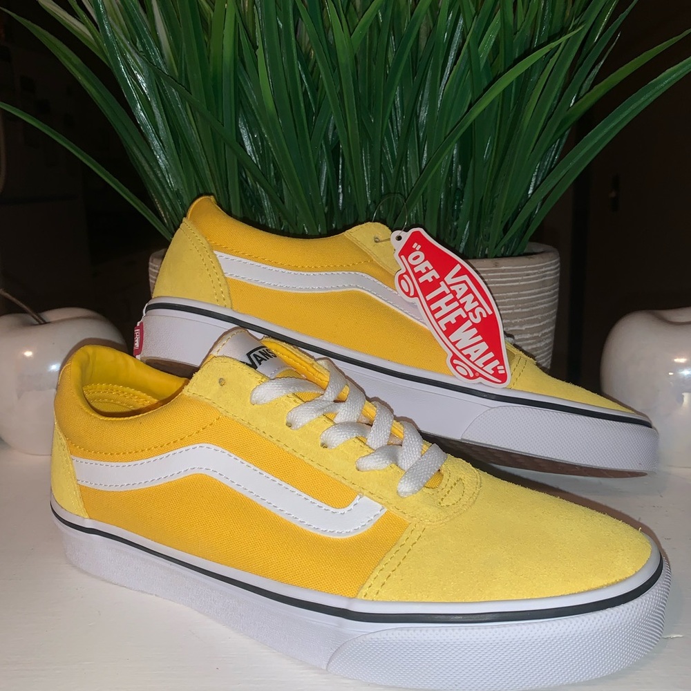 ⚠️ Women’s Vans Ward Lo Sneaker ⚪️🟡